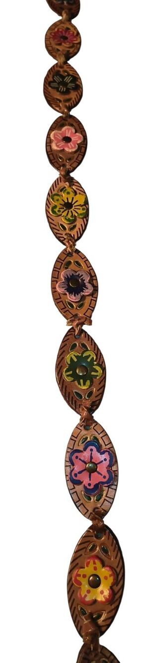 Leather link belt featuring hand-tooled, brightly painted floral medallions Boho - Picture 5 of 10